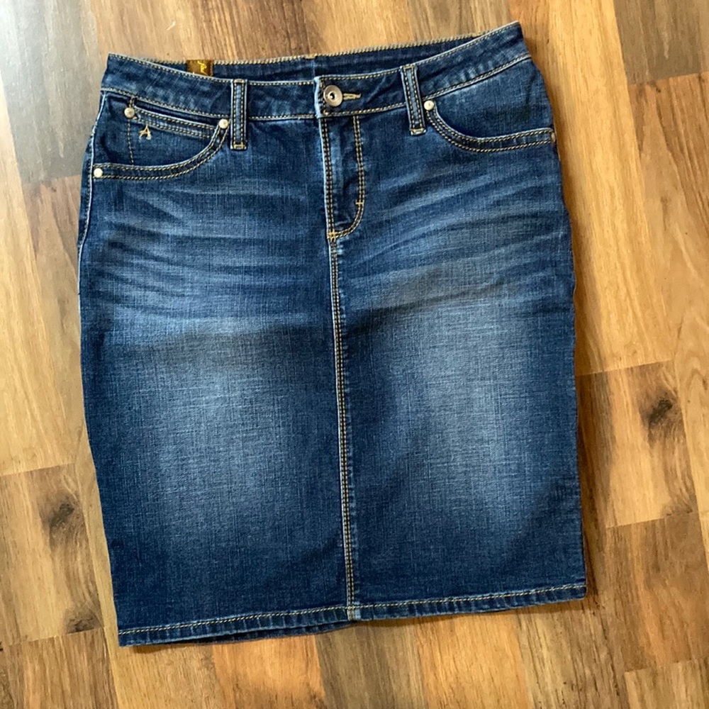Denim skirt